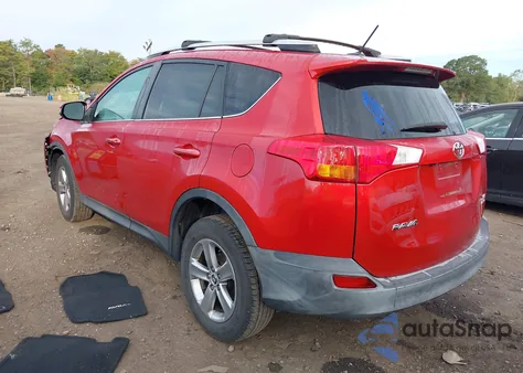 2015 Toyota Rav4 Xle z USA, uszkodzony, nr VIN 2T3RFREV6FW321608